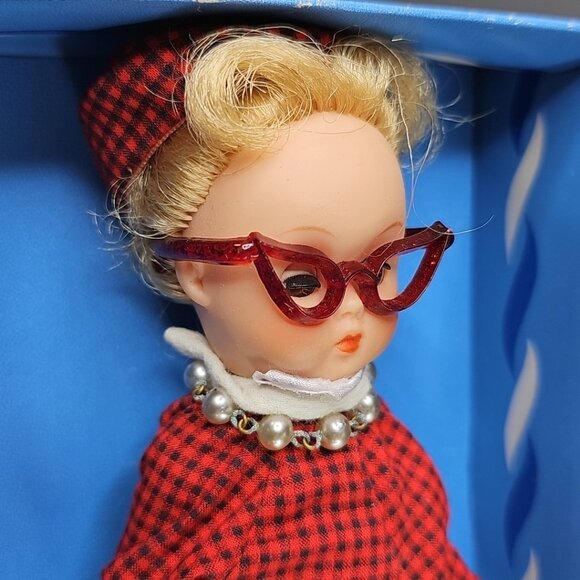 Vintage Cosmopolitan Ginger Doll All Original 7" with Original Box & Stand! - Picture 3 of 16